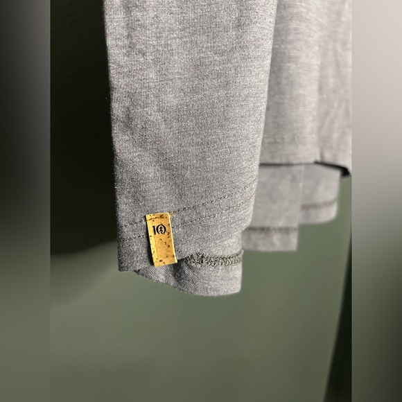 Tree blend from Buckle size S graphic tee. - Picture 5 of 5